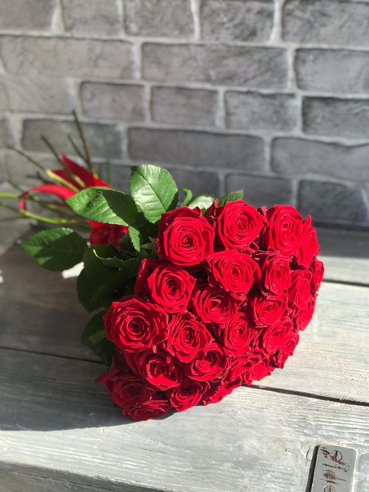 Букет Красные розы Фридом в Вурнары