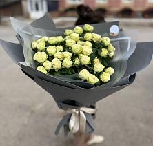 Букет Белые кустовые розы Солинеро в Вурнары
