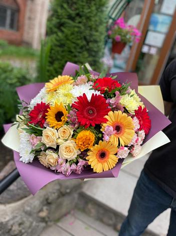 Букет цветов из: Герберы, Ромашки, Хризантемы, Розы и Подсолнухи в Вурнары